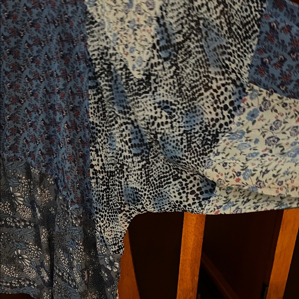 LOGO Mixed Media Blue Patterned Topper w/Dramatic Dolman Sleeves-Sharkbite Hem - Picture 6 of 12